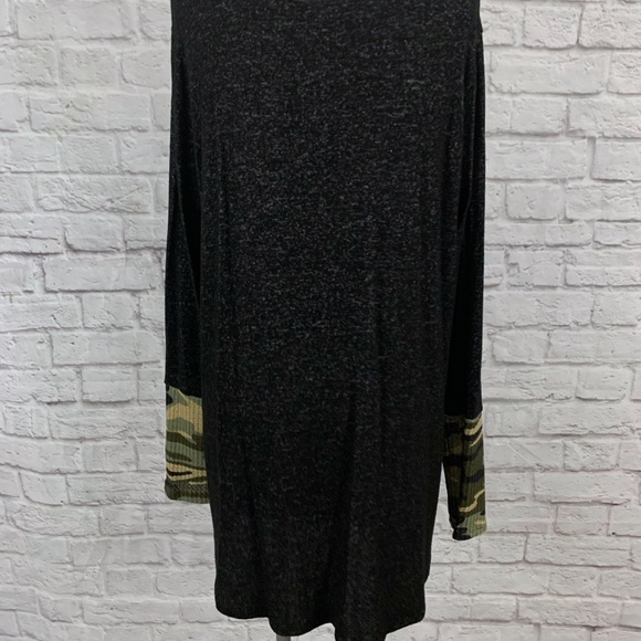 NWT Camo Pocket Sweater Heathered Gray - Picture 5 of 6